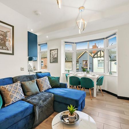 Stylish Yorkshire Gem - Sleeps 4 - Great Location Apartment Castleford Exterior foto