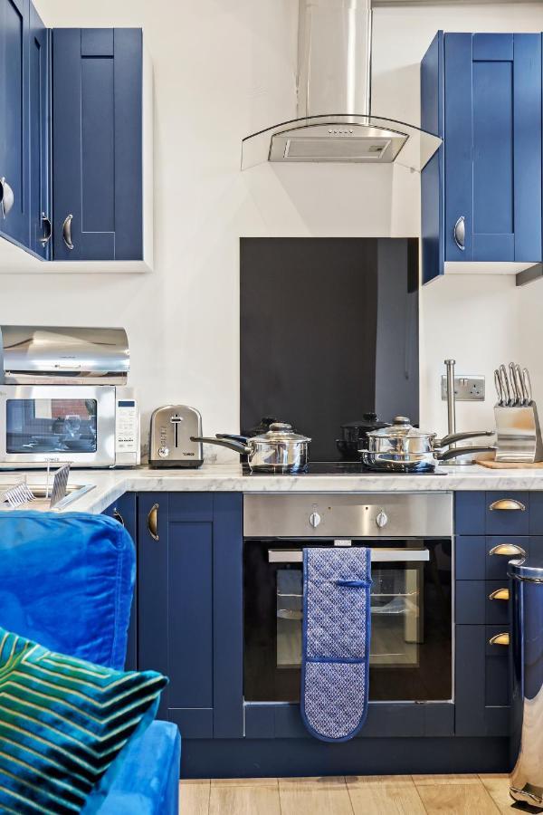 Stylish Yorkshire Gem - Sleeps 4 - Great Location Apartment Castleford Exterior foto
