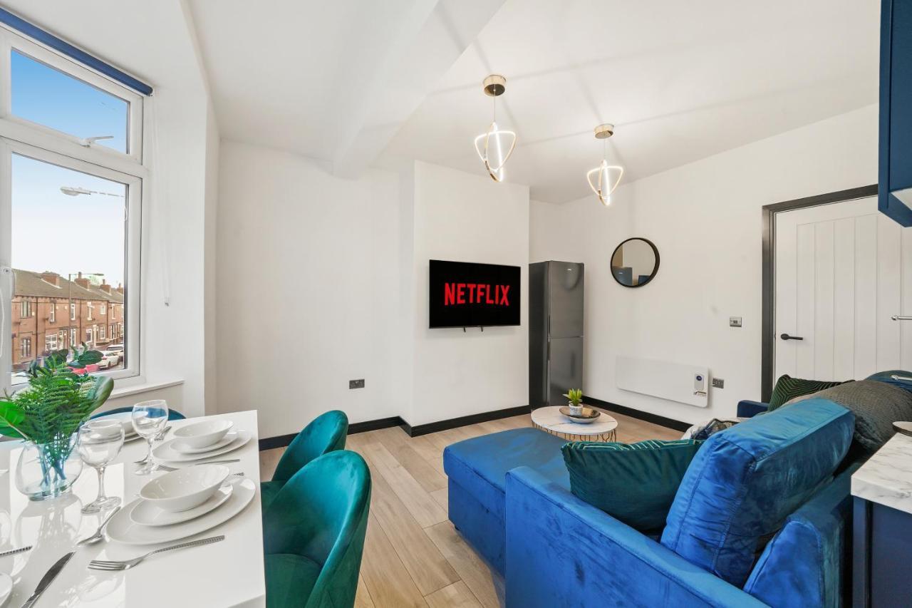 Stylish Yorkshire Gem - Sleeps 4 - Great Location Apartment Castleford Exterior foto
