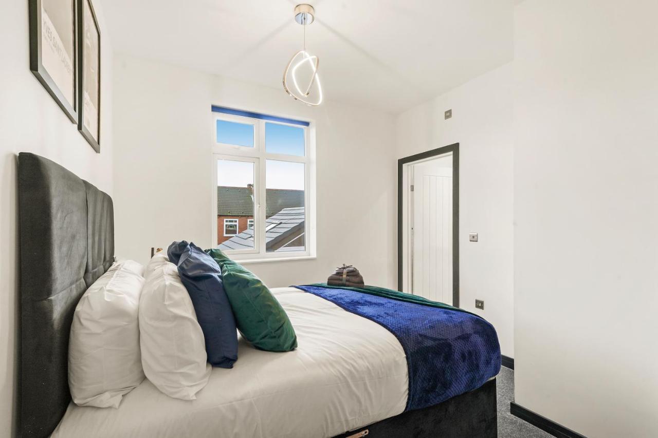 Stylish Yorkshire Gem - Sleeps 4 - Great Location Apartment Castleford Exterior foto