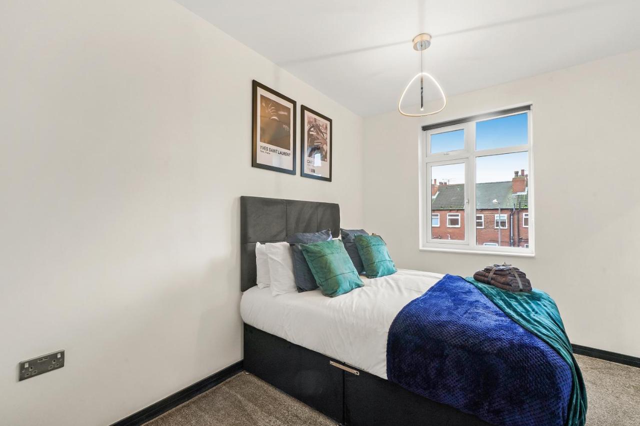 Stylish Yorkshire Gem - Sleeps 4 - Great Location Apartment Castleford Exterior foto