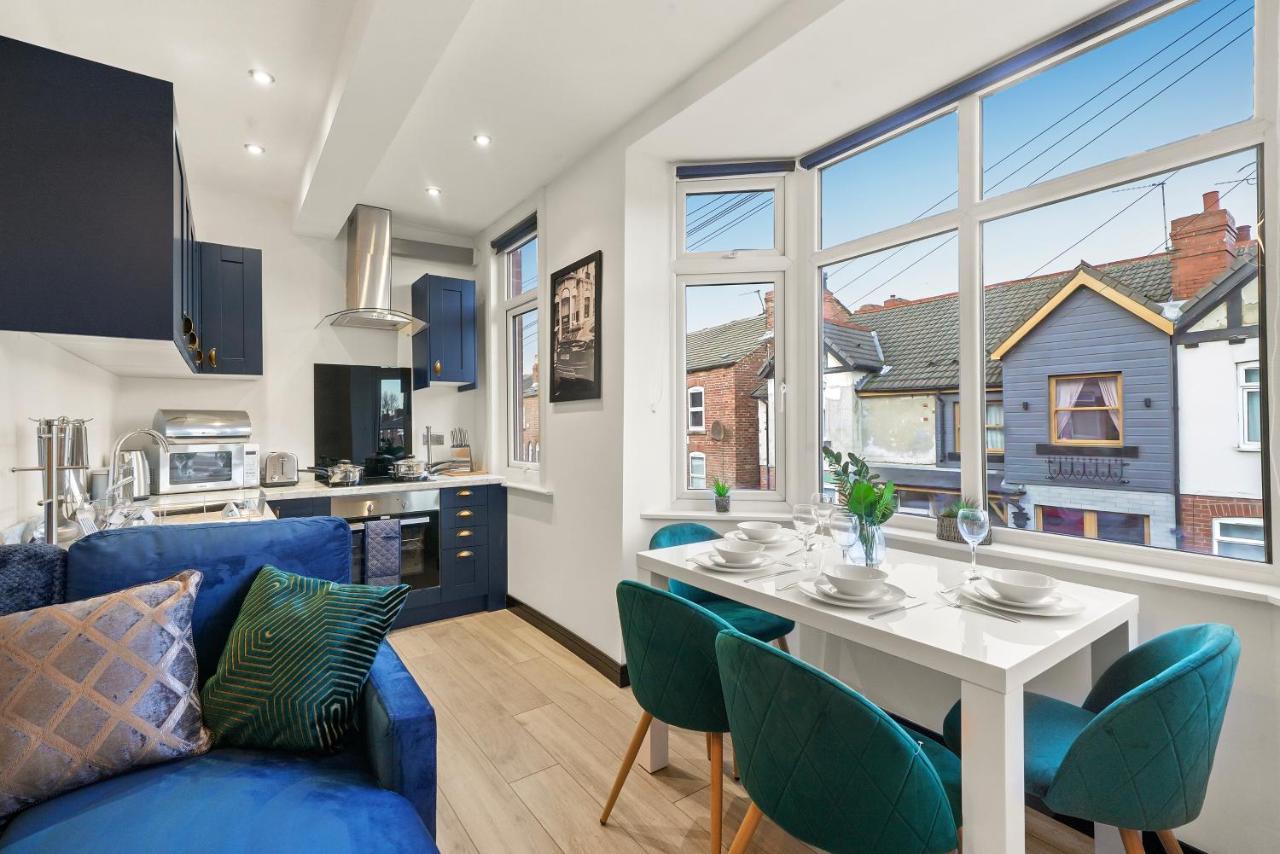 Stylish Yorkshire Gem - Sleeps 4 - Great Location Apartment Castleford Exterior foto